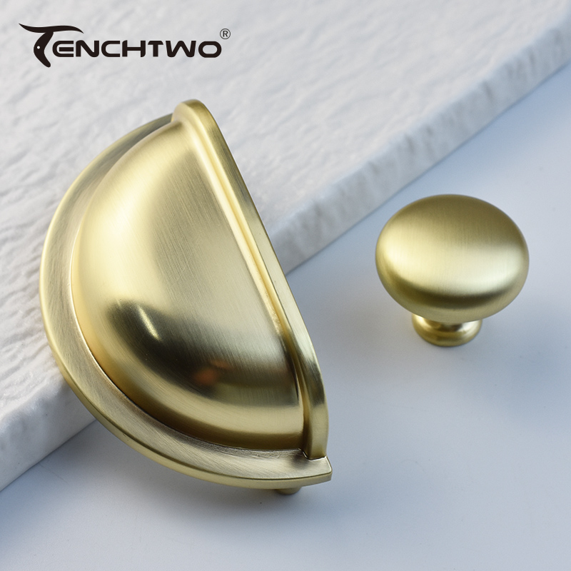 Drawer Pull Gold - Möbelgriff aus gebürstetem Messing, Muschelohren, rund,