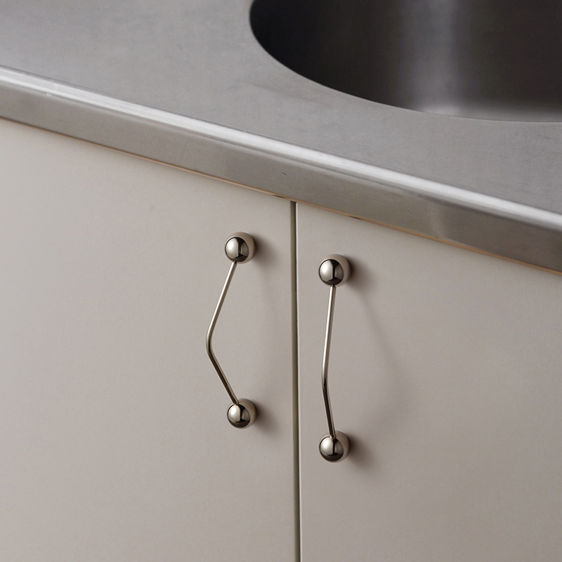 Unique Furniture Hardware - Goo-Ki Möbelgriffe aus massivem Messing, einzigartiges